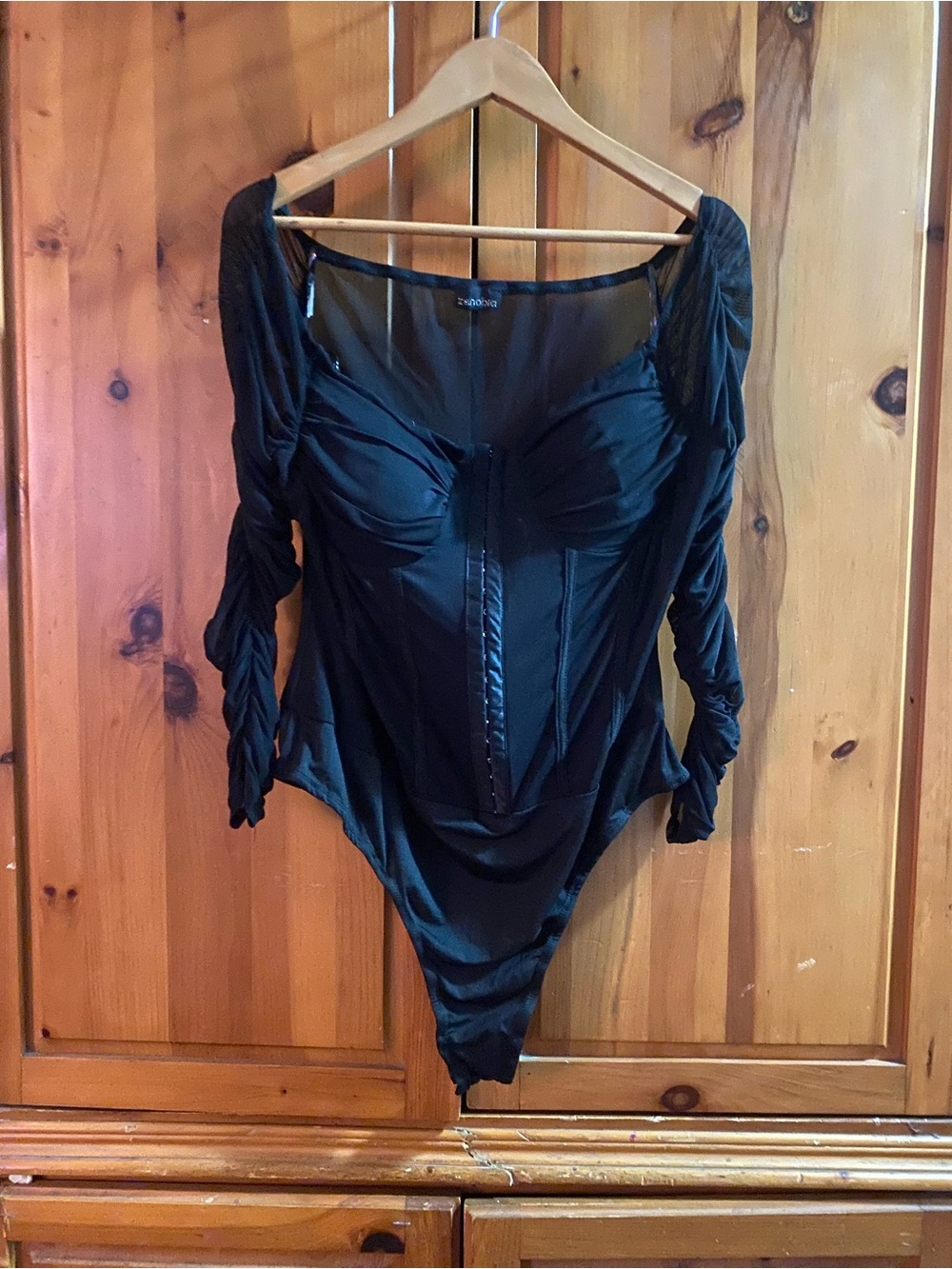 Zenobia plus size 3XL / color Black Long-Sleeve Bodysuit Top / pre-Ownerr